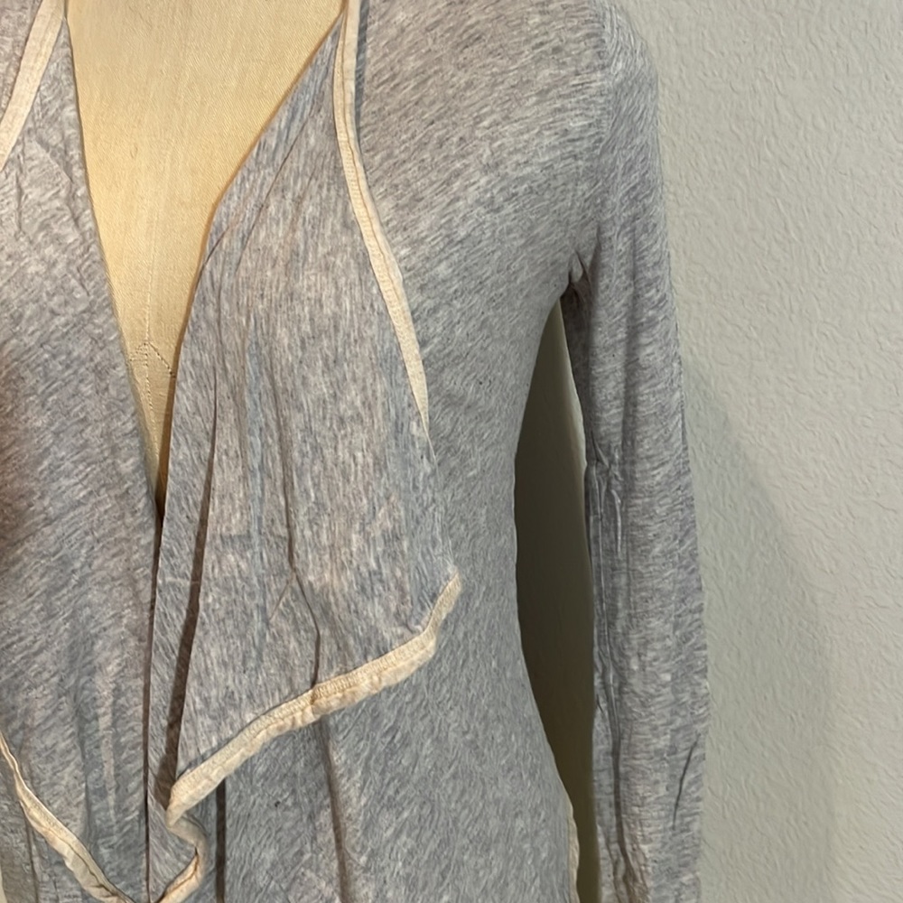 Cardigan - Picture 2 of 6